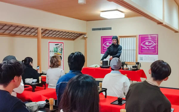 Kyoto Karasuma Area: Tea Ceremony Experience