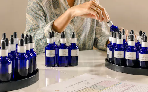 paris perfume-making workshop with 50ml eau de parfum-1