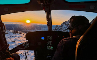 25-minütiger hubschrauberflug bei sonnenuntergang in queenstown mit landung in den bergen auf den „remarkables“ und einem kostenlosen getränk-3