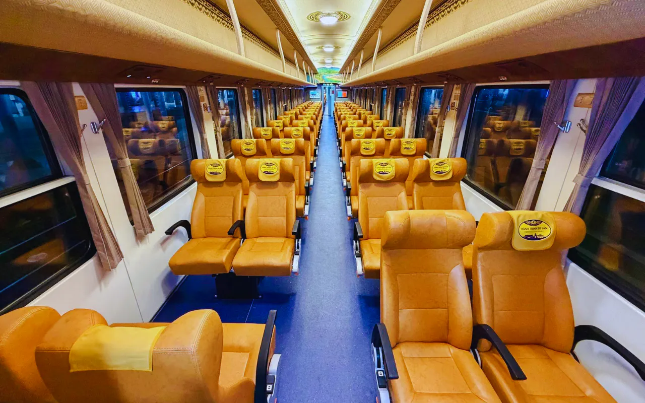 Da Nang ↔ Hue Heritage Train One-Way Tickets via Hai Van Pass Image 6