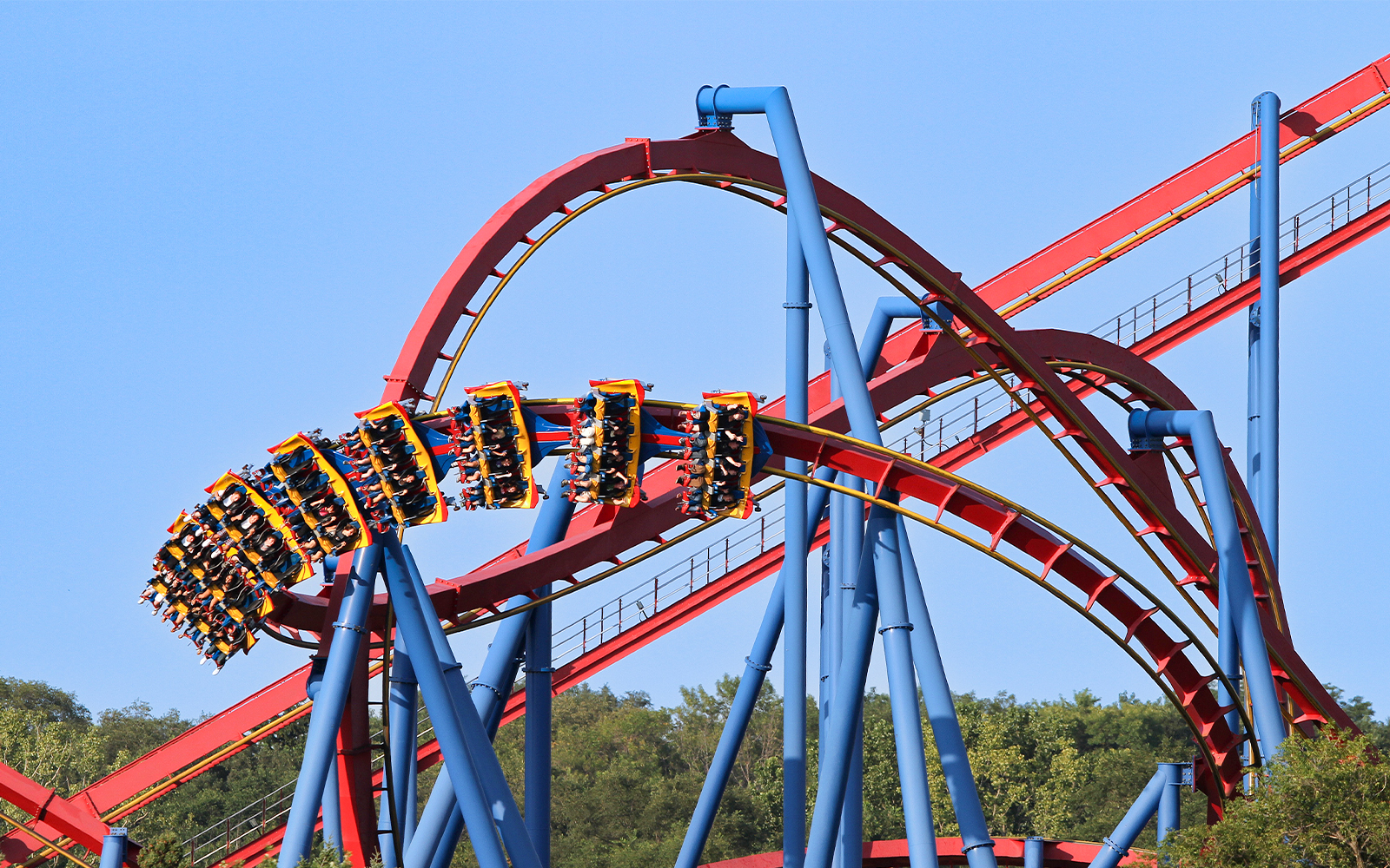 Roller coaster loop at Six Flags Great America, SUPERMAN™ Ultimate Flight ride.