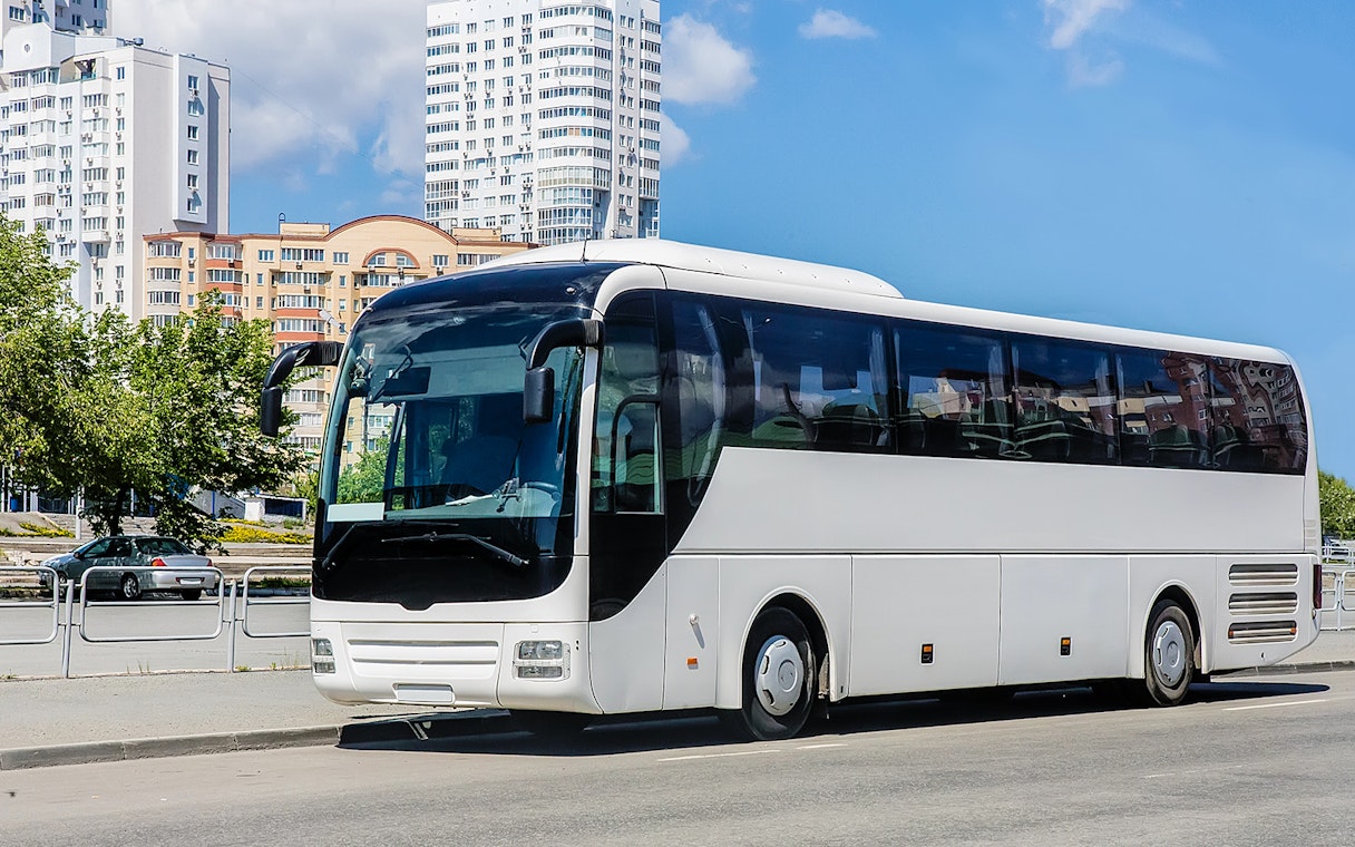 Shuttle bus service for Istanbul Aquarium visitors.