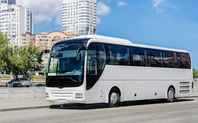 Shuttle bus service for Istanbul Aquarium visitors.