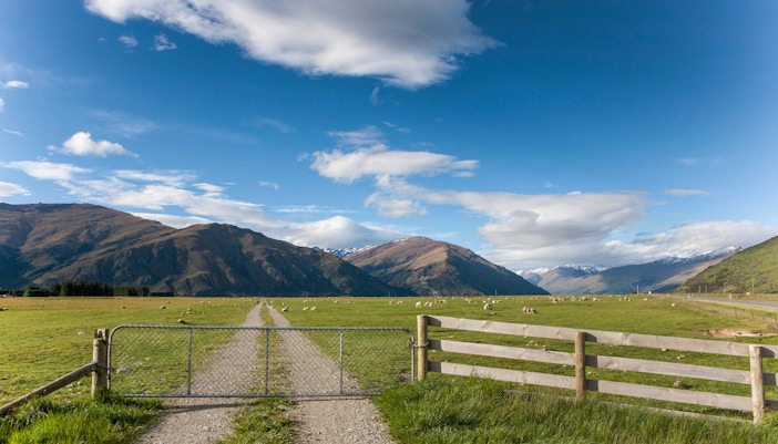 Highlands near Garston. Valley