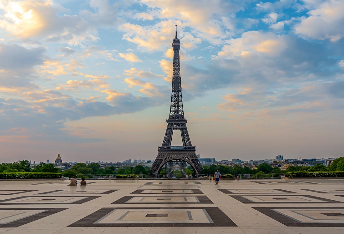 Eiffel Tower view from Trocadero esplanade, Paris, France.