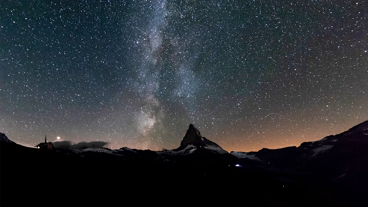 https://cdn-imgix.headout.com/media/images/b747e01d840afcdb5af1db98a735a83e-Gornergrat-Stargazing.jpg