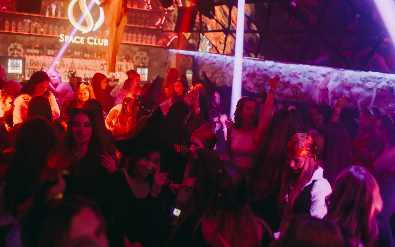 krakow pub crawl by party animals-5