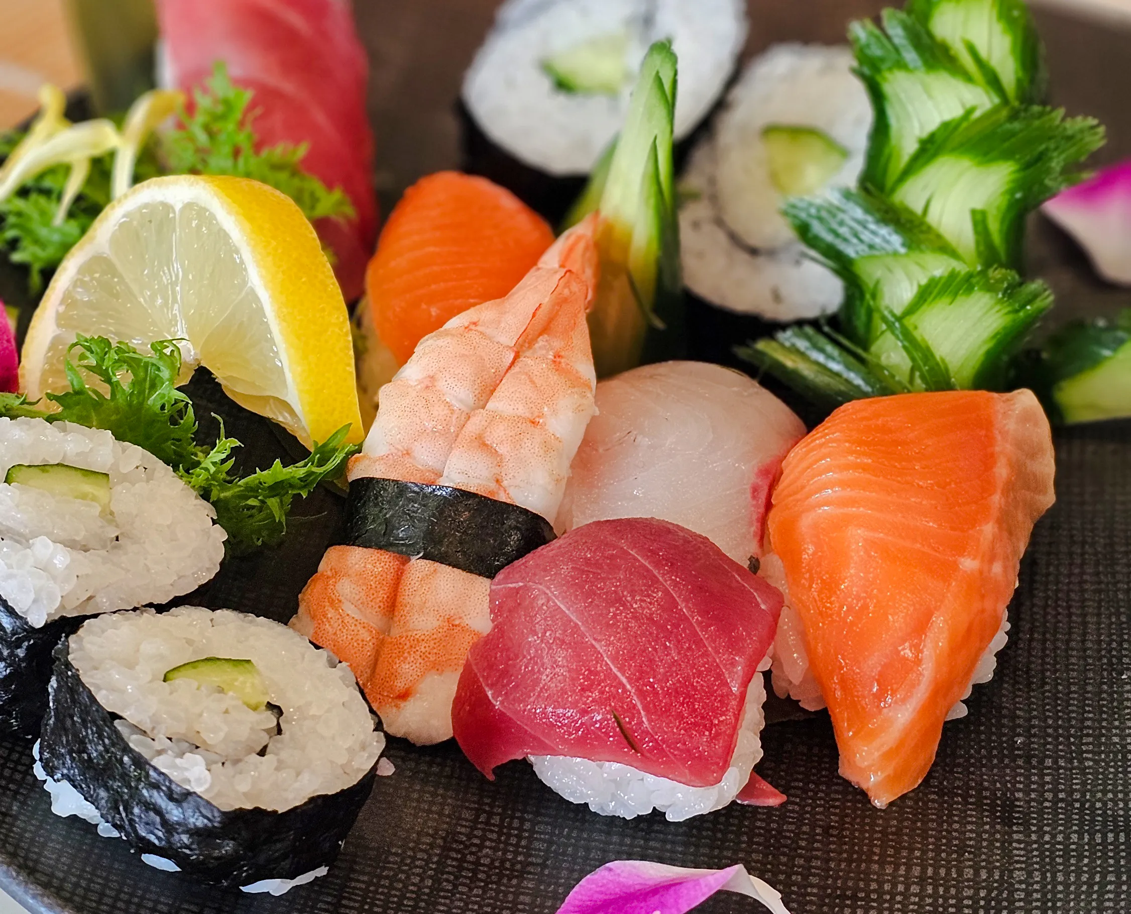 Osaka Ramen and Sushi Cooking Class with Tea Ceremony