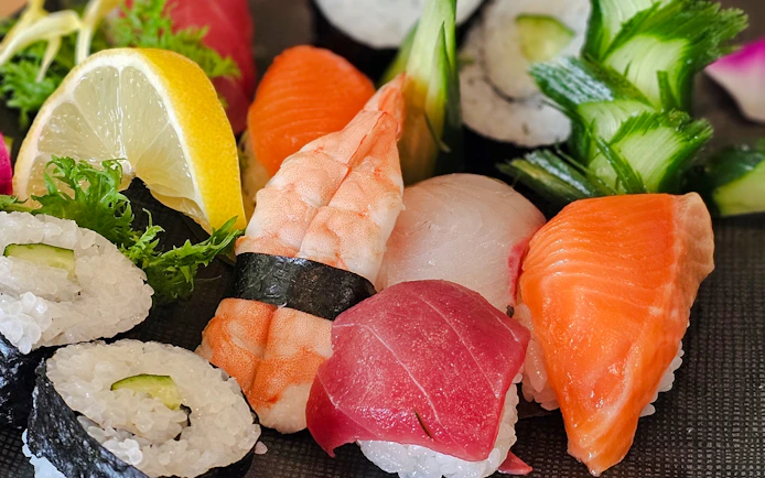 Osaka Ramen and Sushi Cooking Class with Tea Ceremony
