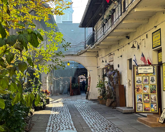 Kazimierz & Krakow Ghetto Guided Tour: Schindler's Story