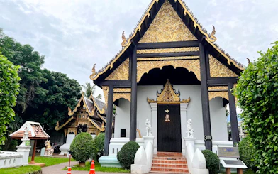 Chiang Mai Small-Group Temple Walking Tour