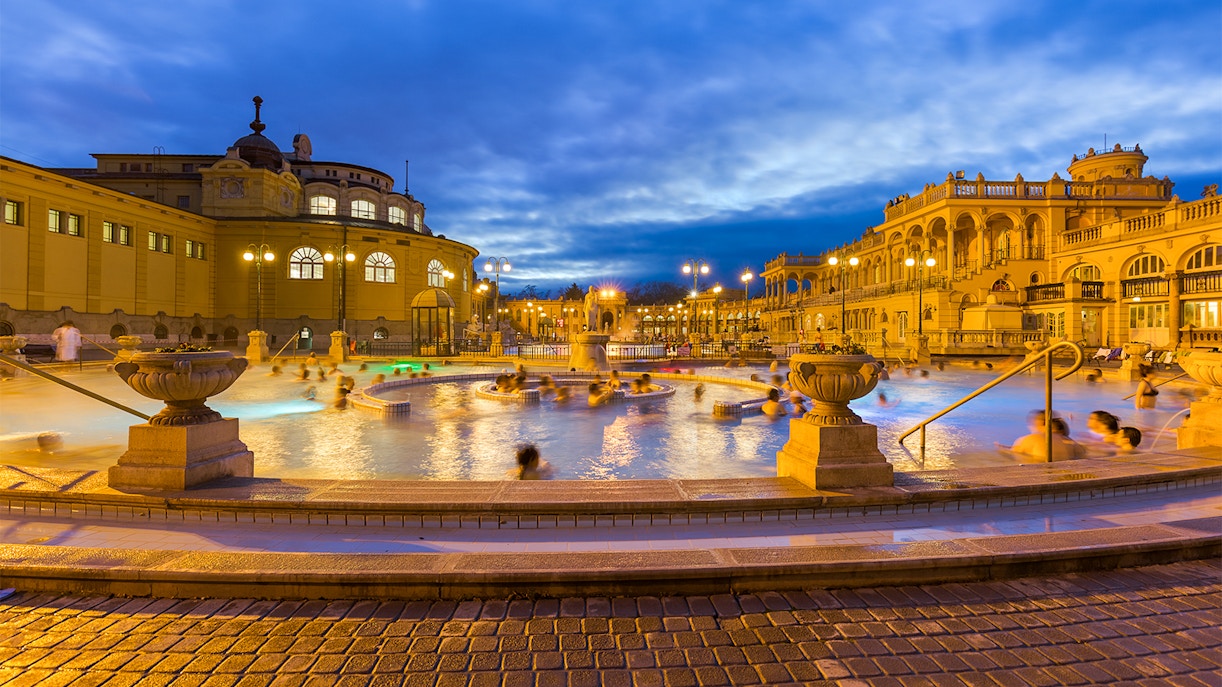 budapest bath parties in winter