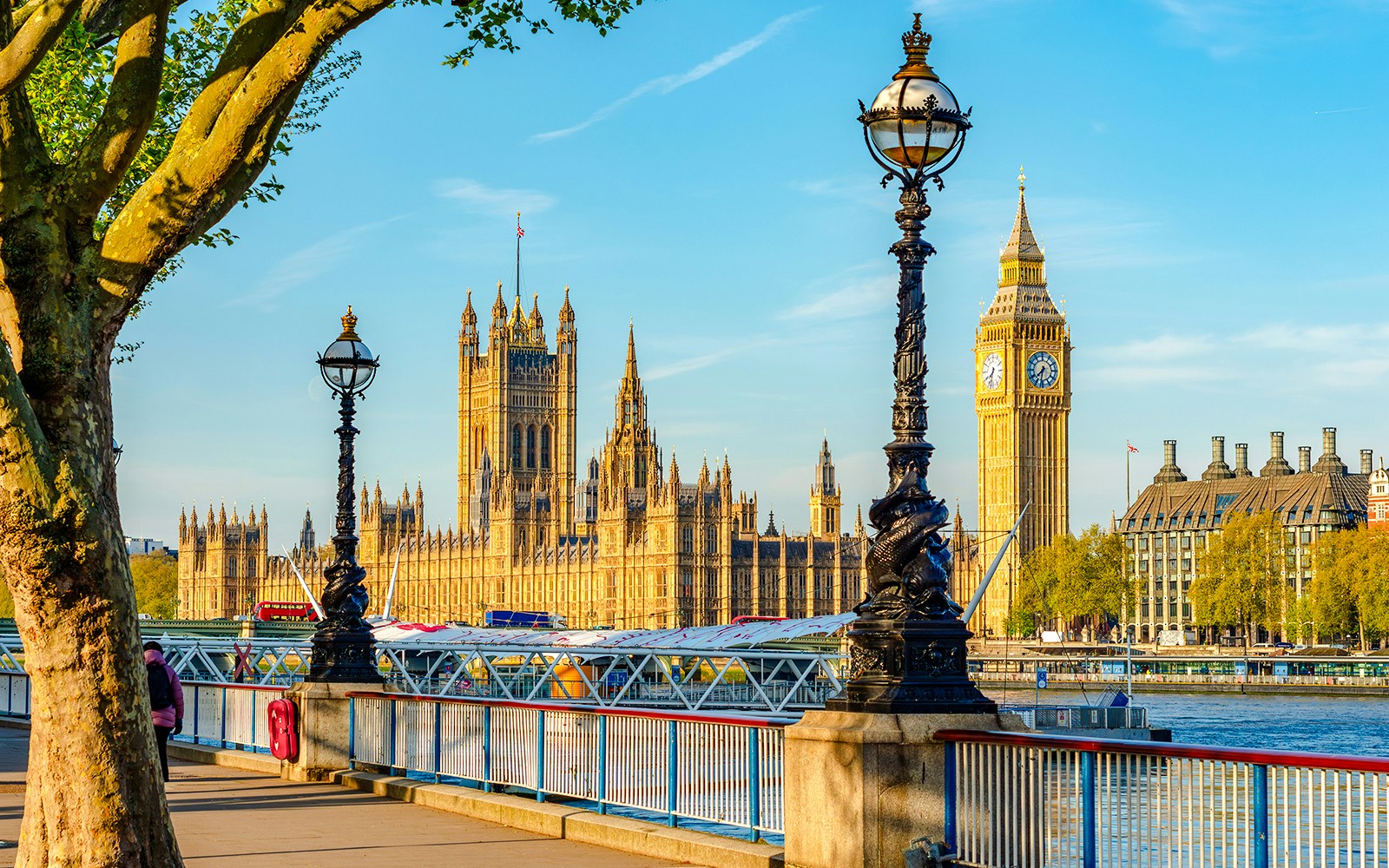 Westminster Palace and Big Ben viewed from Queen's Walk, London, UK.