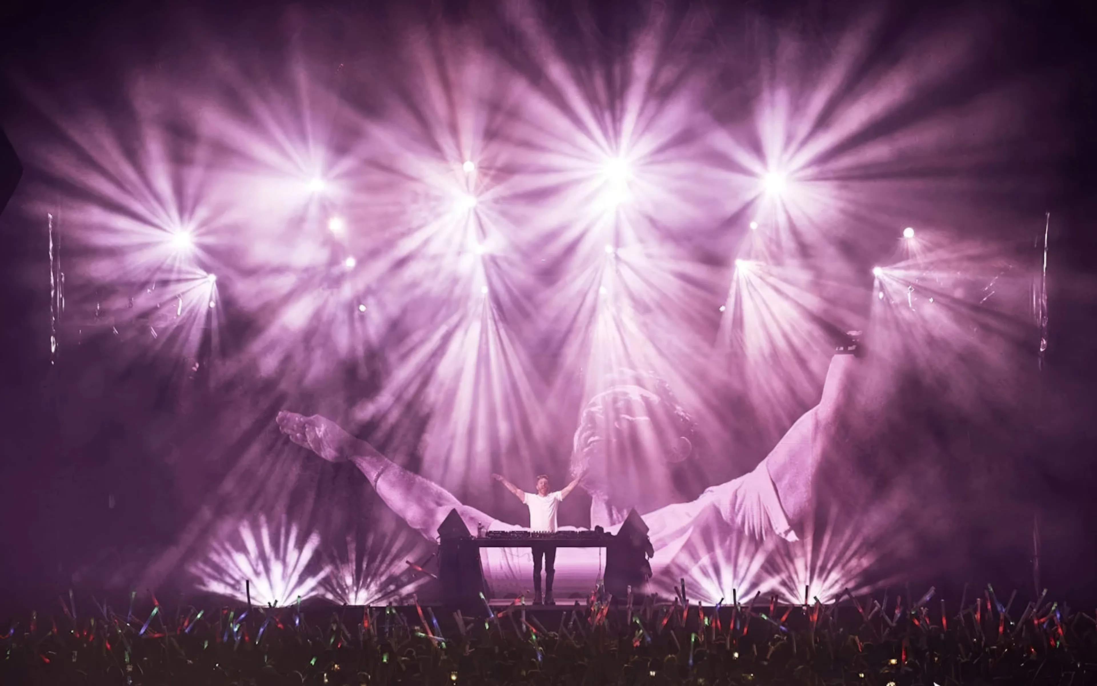 Performance by David Guetta at F*** ME I'M FAMOUS!, Ushuaia Ibiza