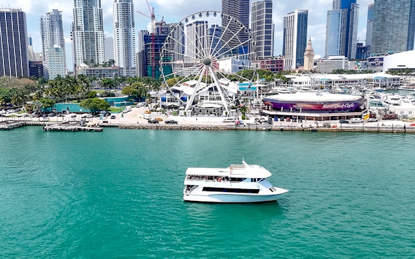 Biscayne Bay & Celebrity Homes Sightseeing Cruise