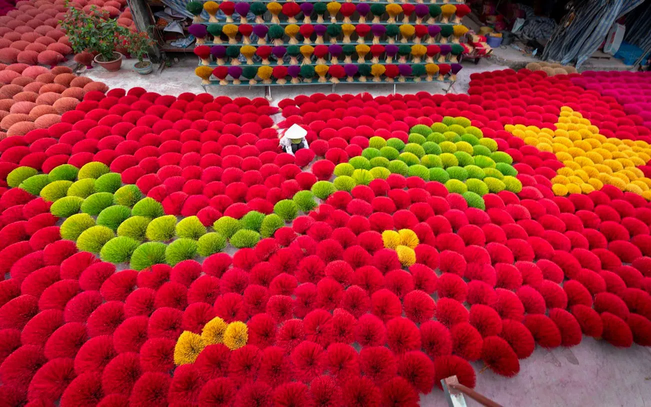 Hanoi City Tour with Temple of Literature, Ho Chi Minh Complex, Local Villages, and Train Street Guided Visit (Product 54219)