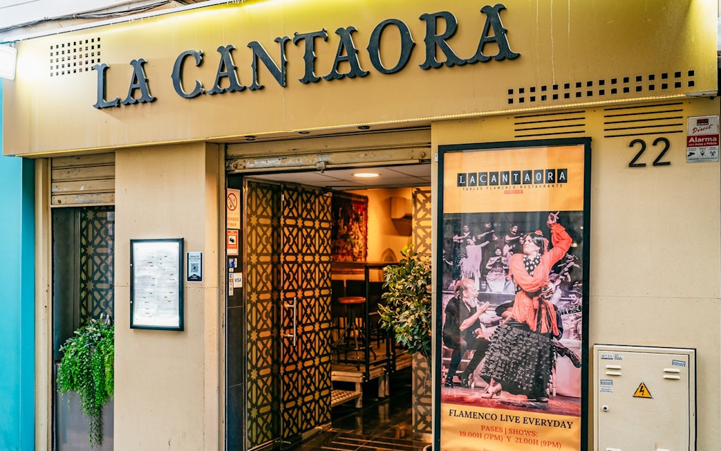 Entrance to La Cantaora, a venue for a pure flamenco show with drink in Seville.