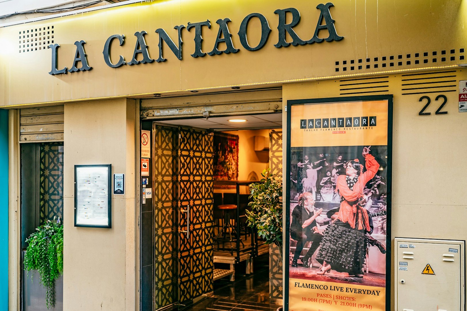 Entrance to La Cantaora, a venue for a pure flamenco show with drink in Seville.