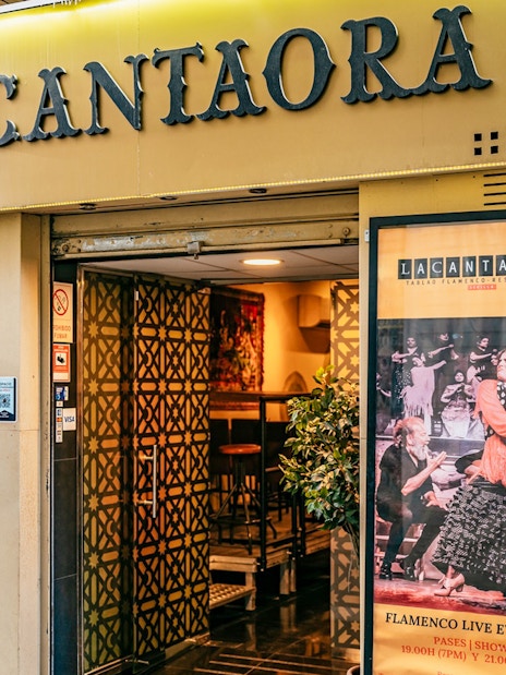 Entrance to La Cantaora, a venue for a pure flamenco show with drink in Seville.