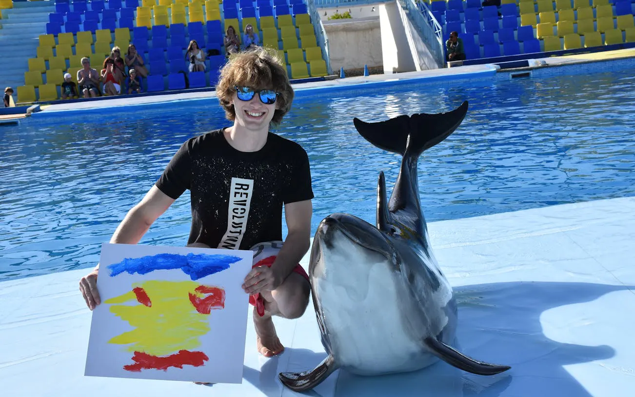 premium 10 minutes dolphin swimming experience - hurghada-6