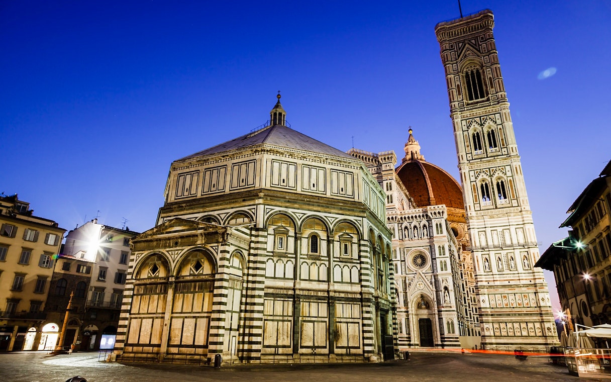 Florence Cathedral and Baptistery at dusk during E-Bike Night Tour.