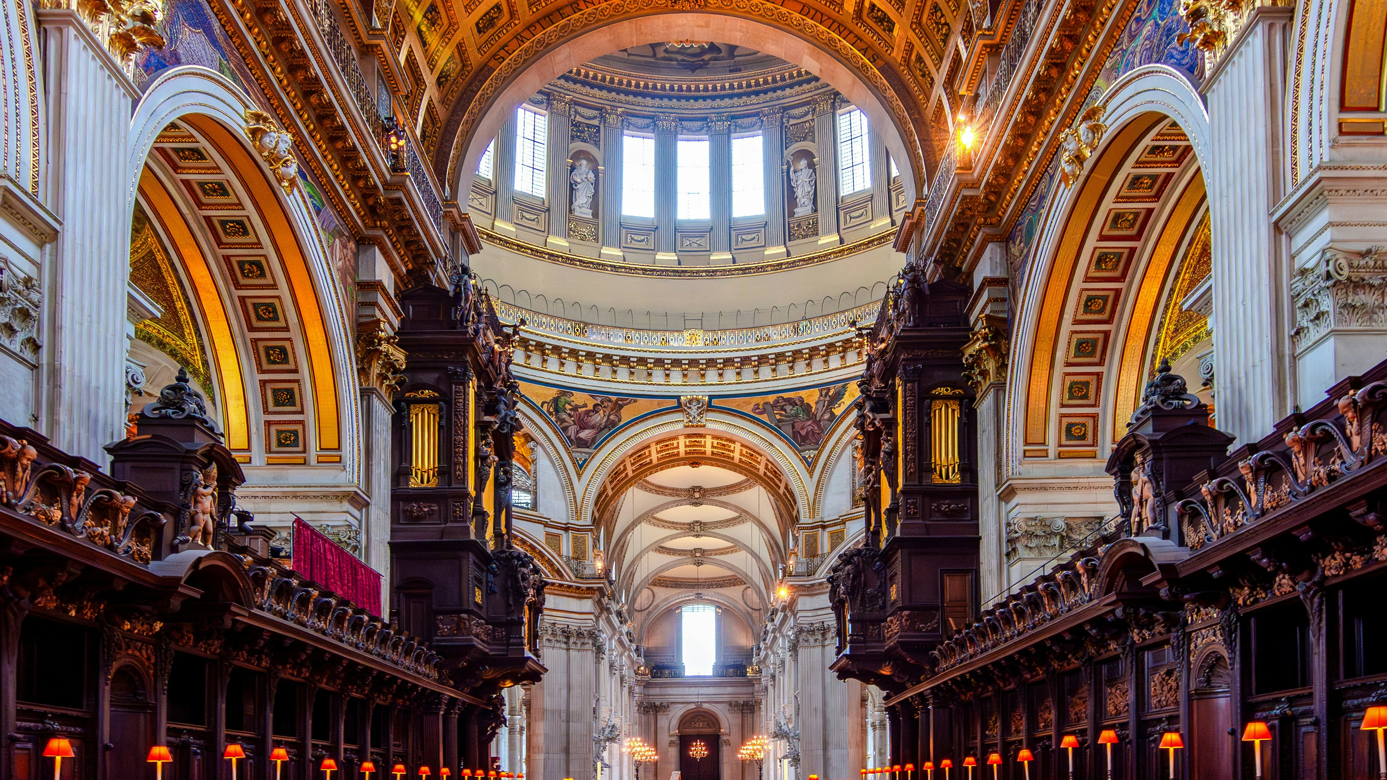 Quiet interior of the cathedral quire