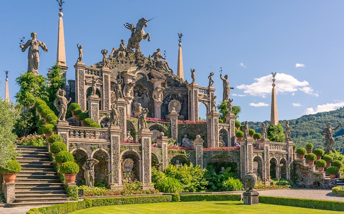 Isola Bella garden statues and architecture on the Hop-on Hop-off Isole Borromee tour.