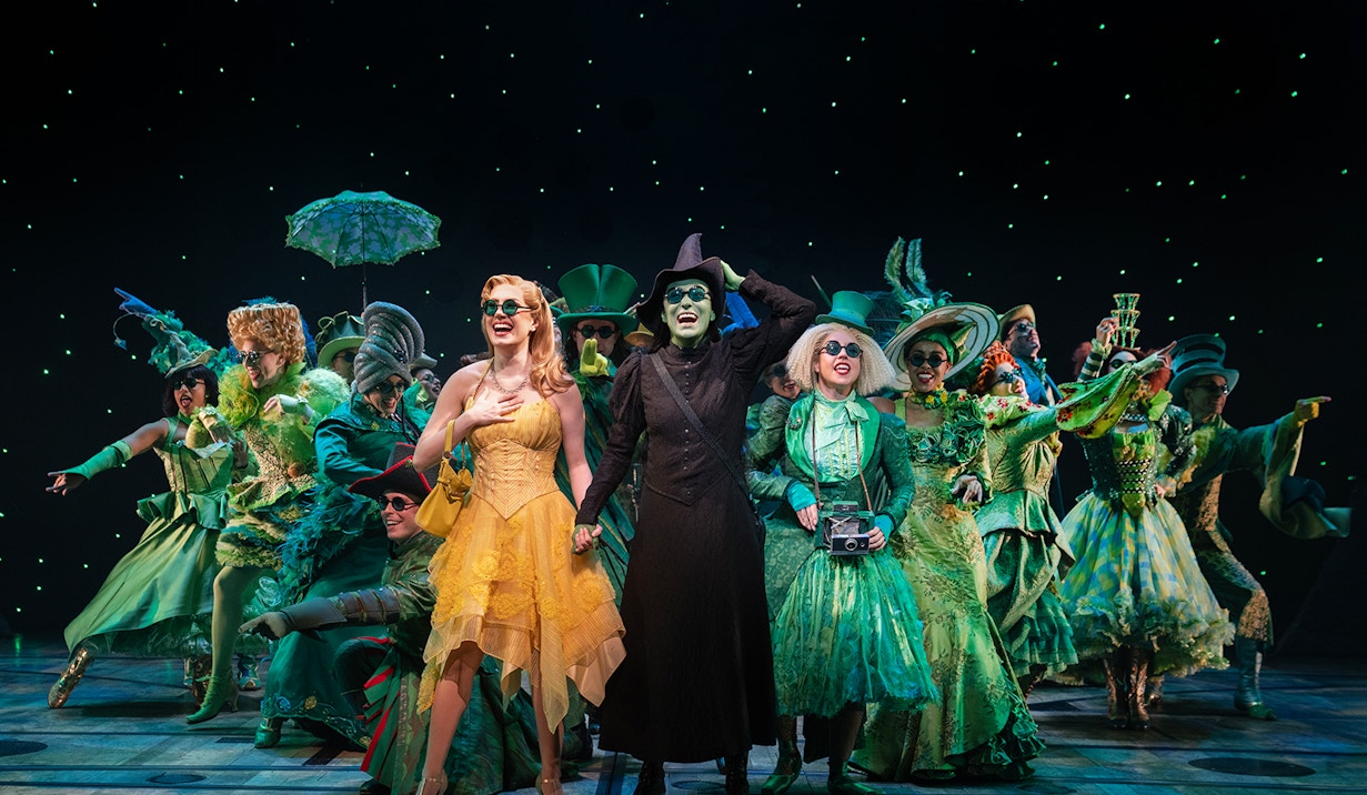 Elizabeth Gillies & Milo Manheim Star in Little Shop of Horrors ...