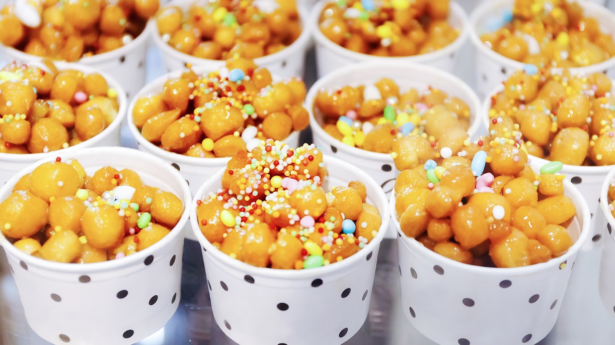Struffoli - Neapolitan pastry