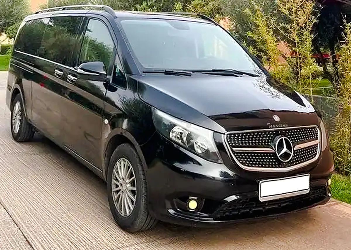 Private VIP transfer vehicle for Marrakech Airport to Palmeraies area.
