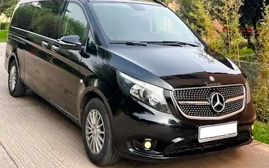 Private VIP transfer vehicle for Marrakech Airport to Palmeraies area.
