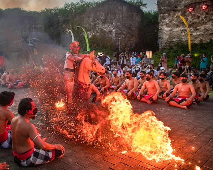 Garuda Wisnu Kencana at Night: Baraong Show Tickets