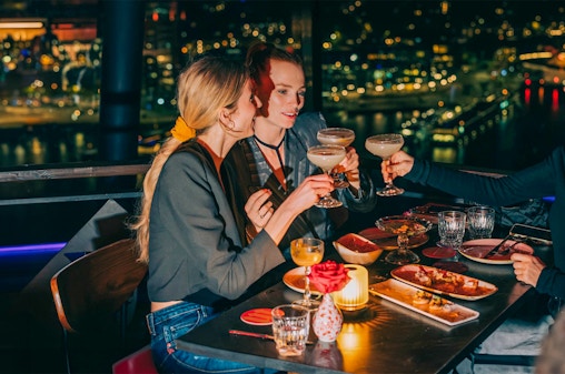 Bilete A'DAM Lookout + masă la Madam Skybar & Restaurant