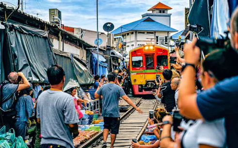 private tour: amphawa floating market, affenfütterung & trai-1