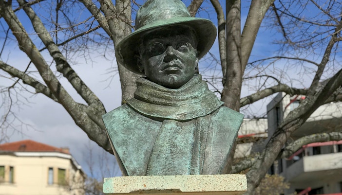 Statue of Jean Moulin
