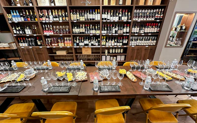 Málaga Andalusian Wine Tasting with 5 Wines and Local Bites