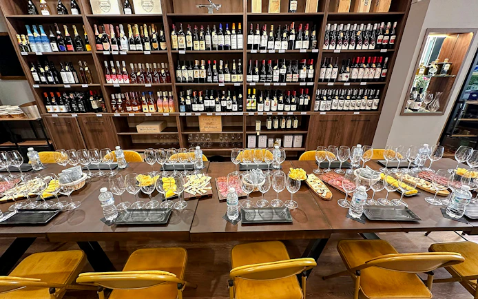 Málaga Andalusian Wine Tasting with 5 Wines and Local Bites