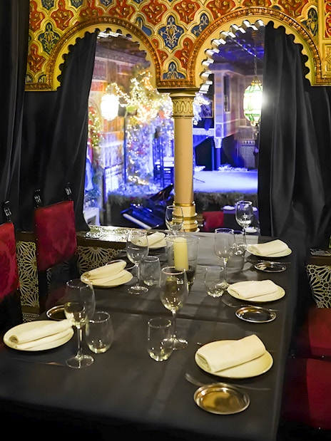 Dining table set for guests at Torres Bermejas Flamenco Show, Madrid.