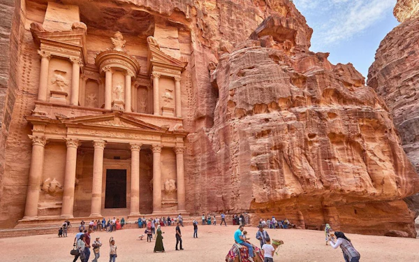 From Amman: 2-Day Petra, Wadi Rum and Dead Sea Tour with Bedouin Camp Stay