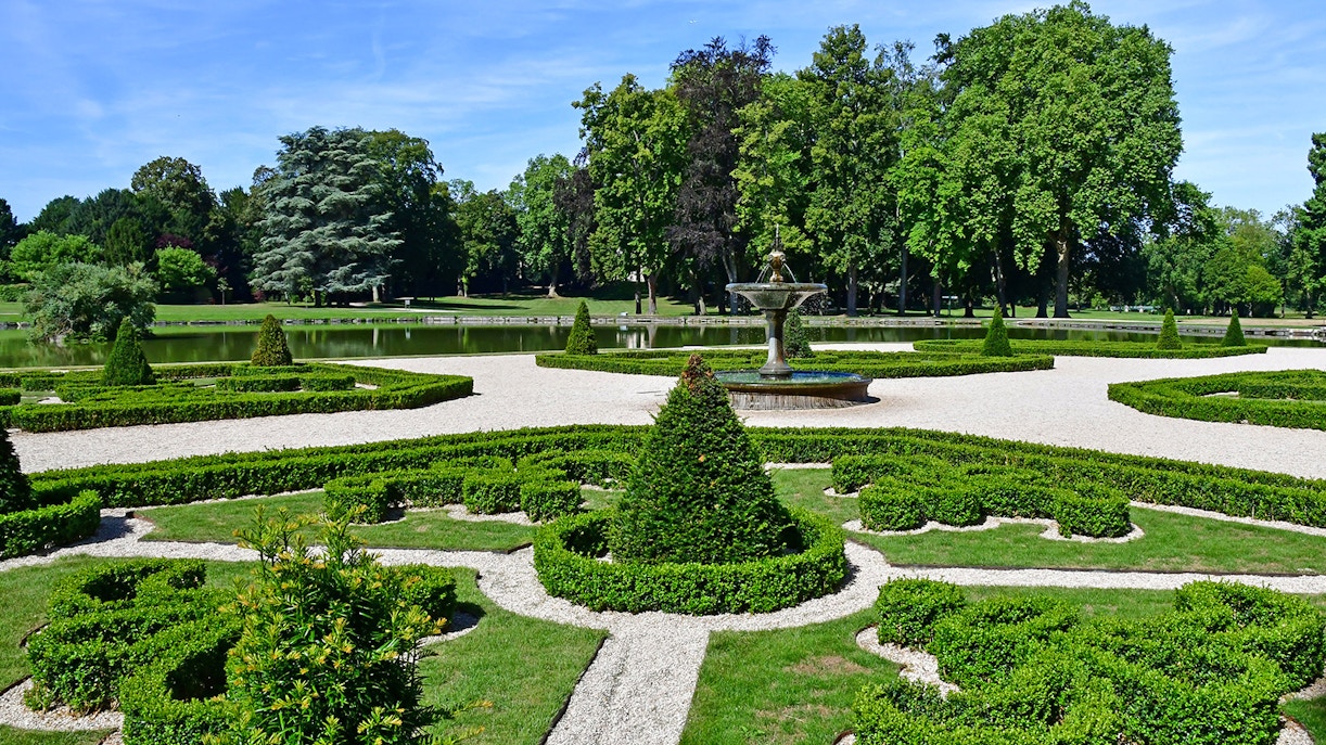 Chateau de Chantilly Gardens is open daily
