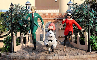 Characters from Spy x Family at Universal Studios Japan.