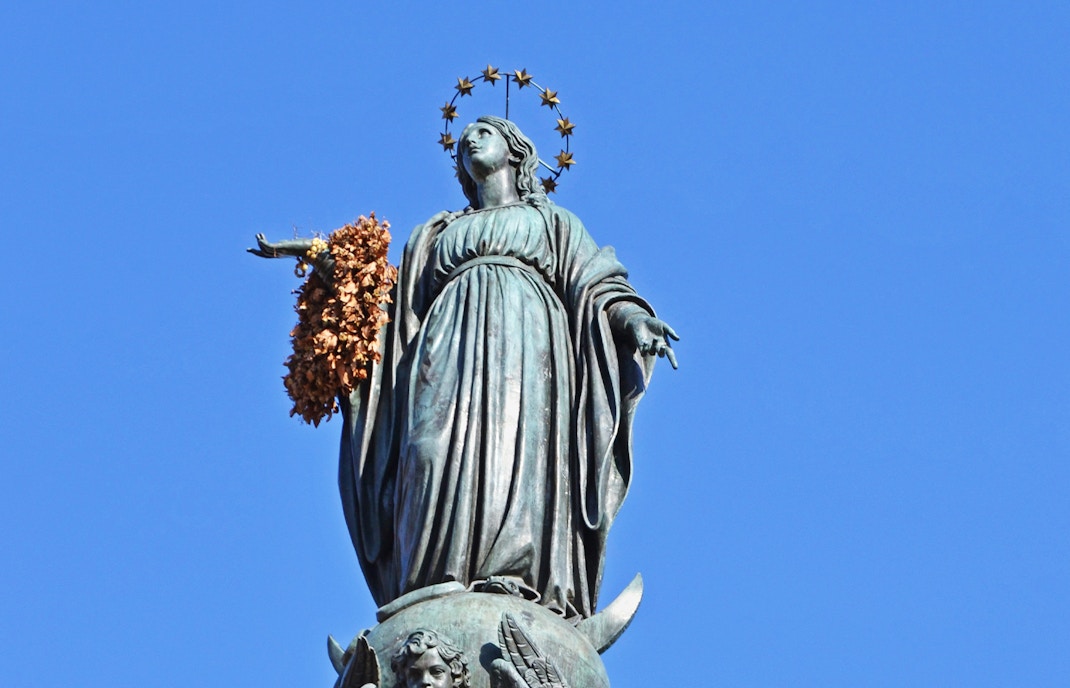 Replicas of the Madonnina