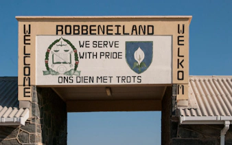 tour in giornata a robben island e alla table mountain con biglietti prenotati in anticipo, tour guidato a robben island e trasferimenti in hotel-4