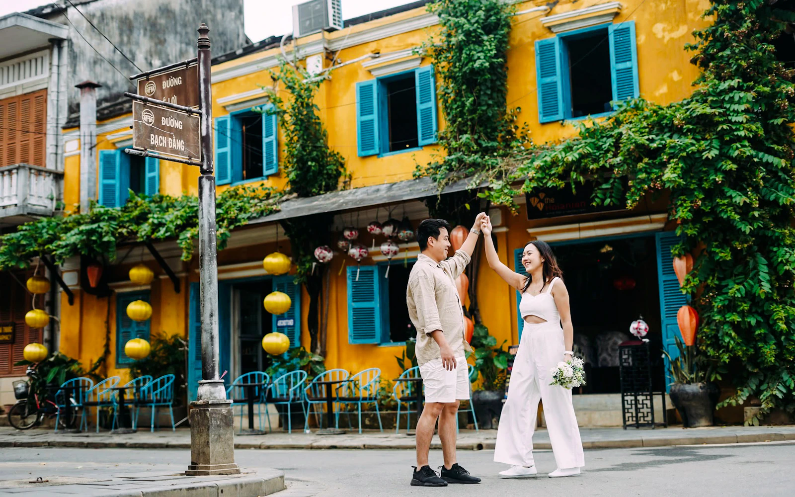 Hoi An Ancient Town Private Photoshoot and Guided Walking Tour