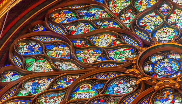 Curvilinear gothic archietcture of Rose Window Saint Chapelle.