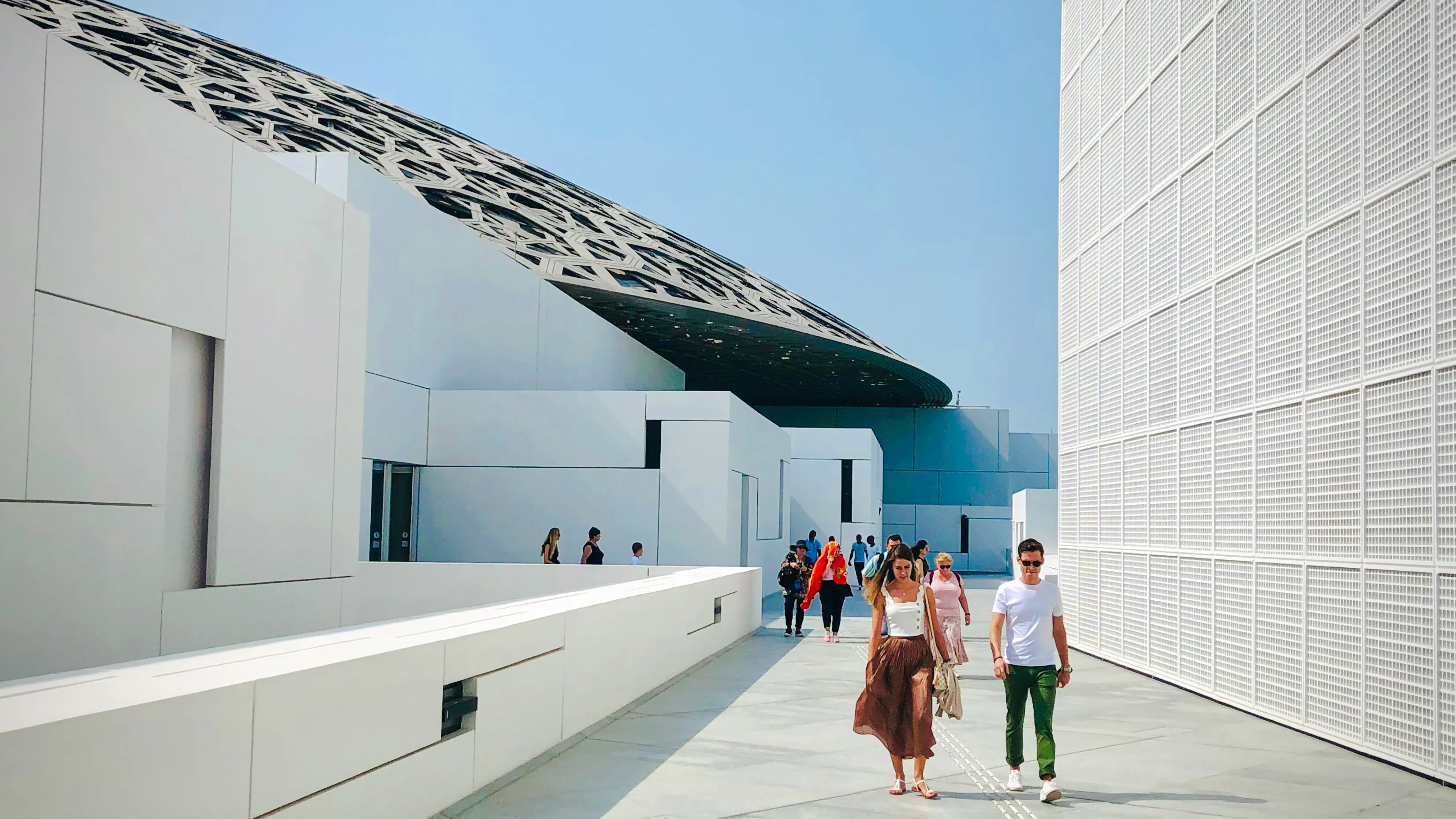 private tour durch abu dhabi mit besuch der scheich-zayid-moschee und hin- und rücktransfer-8