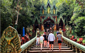 {
"experiencename": "from siem reap: kulen mountain waterfall & kulen elephant forest tour with picnic lunch"
}-3
