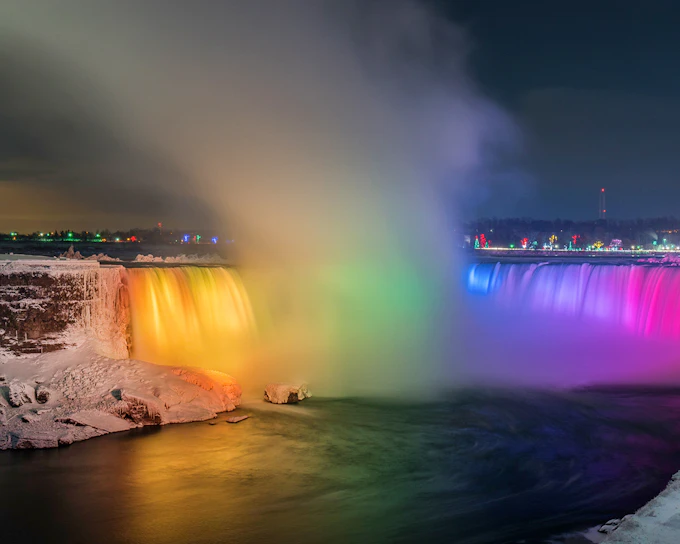 From Toronto: Niagara Falls Evening Tour with Fireworks Cruise & Round-Trip Transportation