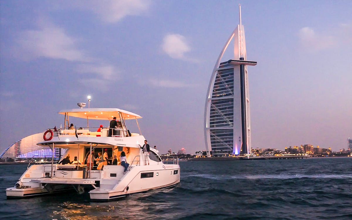 dubai marina shared yacht tour