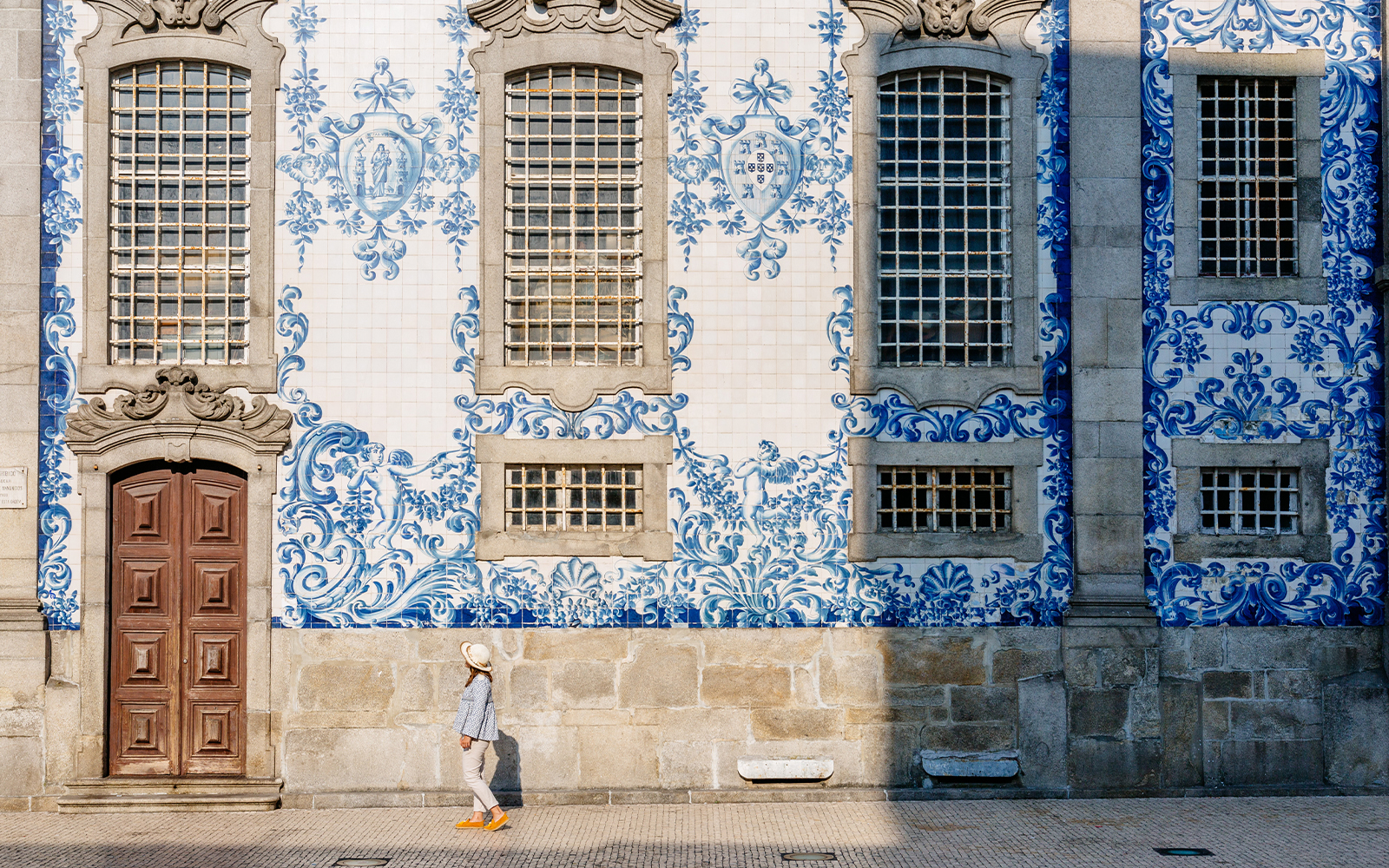 tile work of Igreja do Carmo